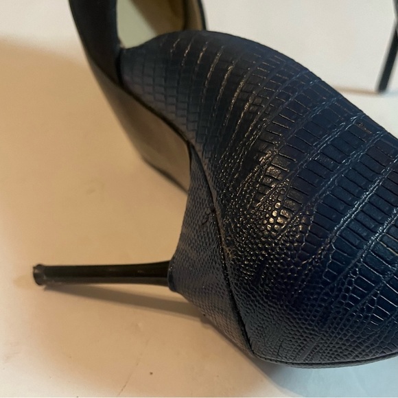 Zara Women Sz 38 US 8 Navy Blue Snake Print Suede Pointed Toe Heels - Picture 8 of 10